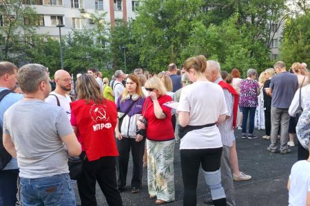 Москва. Марфино: жители против платных парковок и губительных экспериментов со дворами