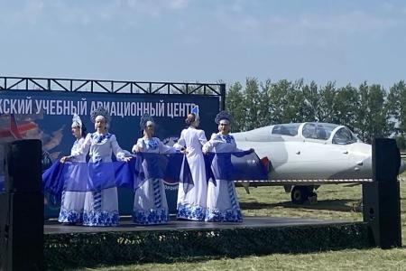 Выпускники Воронежского учебного авиационного центра отмечены благодарностями депутата Госдумы Сергея Гаврилова