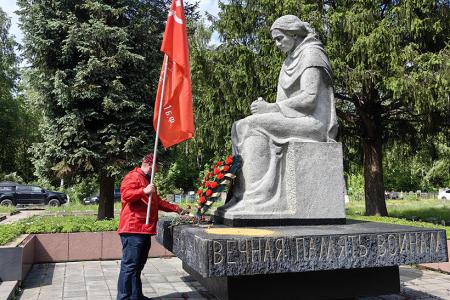 В Иванове состоялись мероприятия в честь 121-й годовщины Первого Совета и в поддержку III Международного антифашистского форума