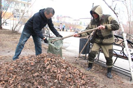 Нет — глумлению над памятником К. Марксу и одноименным сквером! Коммунисты Якутии провели субботник и митинг, посвященные 208-й годовщине со дня рождения основоположника научного коммунизма