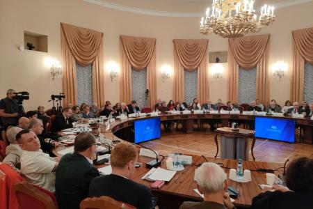 «Русские, очнитесь!» Геннадий Зюганов выступил на круглом столе по русскому вопросу с программным словом