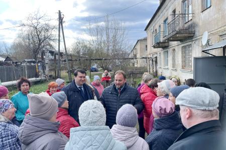 Тверская область. Олег Лебедев и Николай Мишустин провели массовую встречу с жителями пгт Васильевский Мох