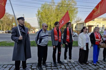 В Пензе отметили 208-летие со дня рождения Карла Маркса