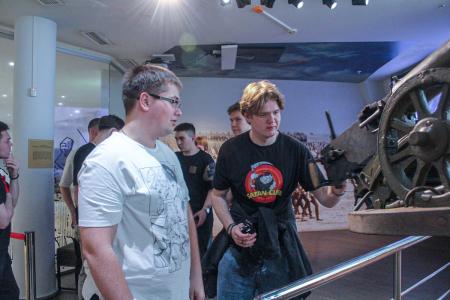 Воронежские депутаты от КПРФ организовали поездку студентов в Тульский государственный музей оружия