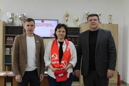 Народные кандидаты от КПРФ встретились с жителями Ижевска