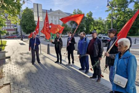 Пензенские коммунисты почтили память горожан, погибших в боях с белочехами