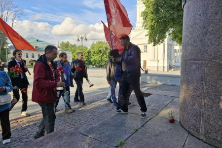 Пензенские коммунисты почтили память горожан, погибших в боях с белочехами