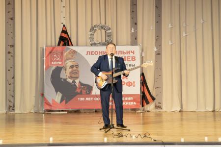 Курск. Н.Н. Иванов провел в Тазовском сельском Доме культуры Золотухинского района торжественное собрание - концерт
