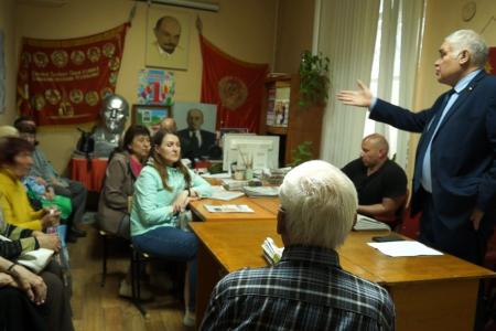 Омск. Состоялась встреча депутат Госдумы РФ Андрея Алехина с партийным активом Октябрьского МО КПРФ