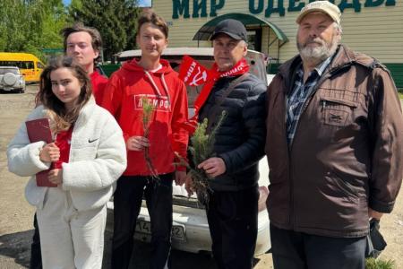 Экологическая акция КПРФ «Кедр в каждый двор» завершилась в Алтайском крае
