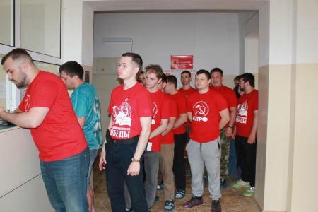 Комсомольцы Луганска сдали кровь пострадавшим в Старобельске