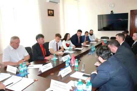 В Народном Совете ЛНР обсудили итоги III Международного антифашистского форума