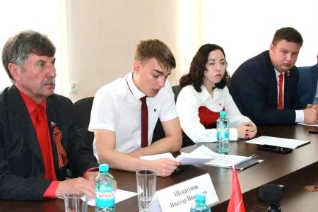 В Народном Совете ЛНР обсудили итоги III Международного антифашистского форума
