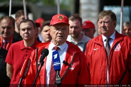 КПРФ - фронту. 14 мая отправлен 154-й гуманитарный конвой КПРФ