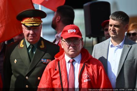 КПРФ - фронту. 14 мая отправлен 154-й гуманитарный конвой КПРФ