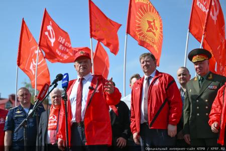 КПРФ - фронту. 14 мая отправлен 154-й гуманитарный конвой КПРФ