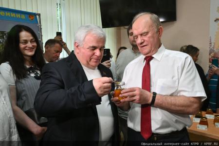 Под знаком пчелы — с Геннадием Зюгановым: экология, мёд и продовольственная безопасность