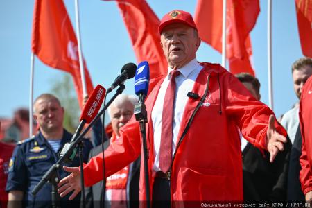 КПРФ - фронту. 14 мая отправлен 154-й гуманитарный конвой КПРФ