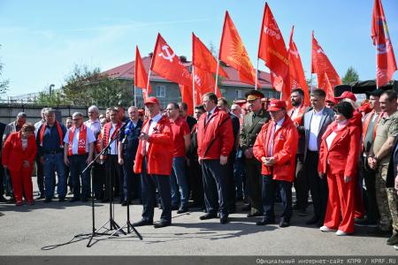 КПРФ - фронту. 14 мая отправлен 154-й гуманитарный конвой КПРФ