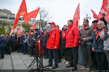 Г.А. Зюганов на Первомайской акции в Москве: Солидарность трудового народа – это главное оружие тех, кто борется за мир, справедливость и подлинную свободу!
