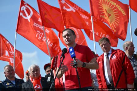 КПРФ - фронту. 14 мая отправлен 154-й гуманитарный конвой КПРФ