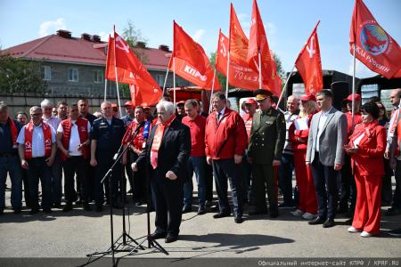 КПРФ - фронту. 14 мая отправлен 154-й гуманитарный конвой КПРФ