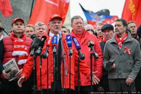 Г.А. Зюганов на Первомайской акции в Москве: Солидарность трудового народа – это главное оружие тех, кто борется за мир, справедливость и подлинную свободу!