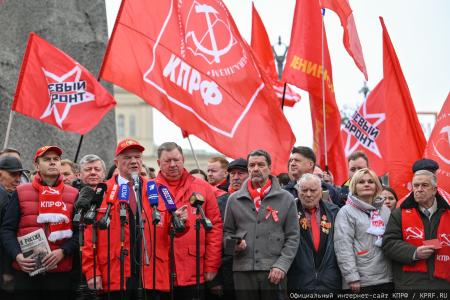 Г.А. Зюганов на Первомайской акции в Москве: Солидарность трудового народа – это главное оружие тех, кто борется за мир, справедливость и подлинную свободу!