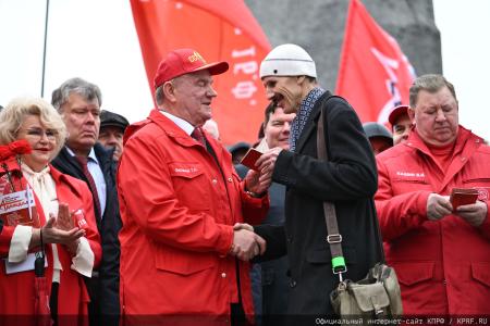Г.А. Зюганов на Первомайской акции в Москве: Солидарность трудового народа – это главное оружие тех, кто борется за мир, справедливость и подлинную свободу!