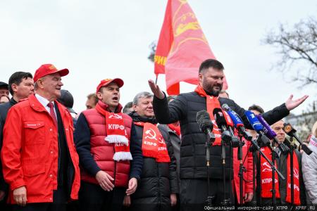 Г.А. Зюганов на Первомайской акции в Москве: Солидарность трудового народа – это главное оружие тех, кто борется за мир, справедливость и подлинную свободу!