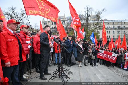 Г.А. Зюганов на Первомайской акции в Москве: Солидарность трудового народа – это главное оружие тех, кто борется за мир, справедливость и подлинную свободу!