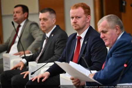 Управление современным мегаполисом: в Госдуме обсудили стратегию развития городов-миллионников и защиту прав граждан