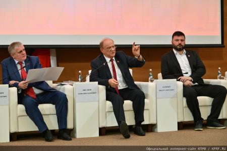 Управление современным мегаполисом: в Госдуме обсудили стратегию развития городов-миллионников и защиту прав граждан