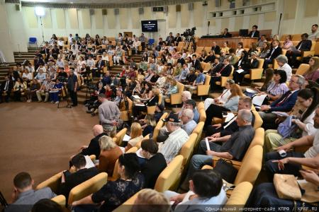 Управление современным мегаполисом: в Госдуме обсудили стратегию развития городов-миллионников и защиту прав граждан