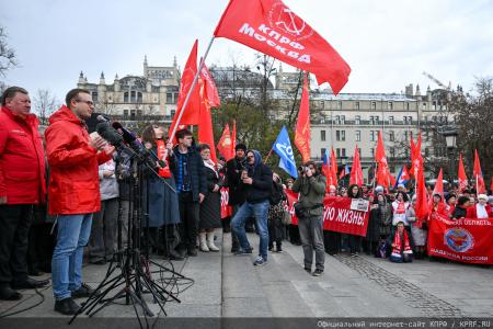 Г.А. Зюганов на Первомайской акции в Москве: Солидарность трудового народа – это главное оружие тех, кто борется за мир, справедливость и подлинную свободу!