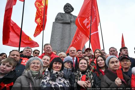 Г.А. Зюганов на Первомайской акции в Москве: Солидарность трудового народа – это главное оружие тех, кто борется за мир, справедливость и подлинную свободу!