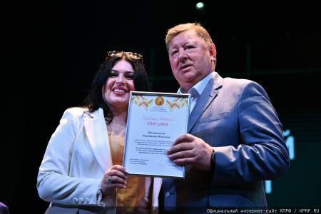 Под знаком пчелы — с Геннадием Зюгановым: экология, мёд и продовольственная безопасность