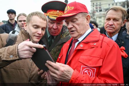 Г.А. Зюганов на Первомайской акции в Москве: Солидарность трудового народа – это главное оружие тех, кто борется за мир, справедливость и подлинную свободу!