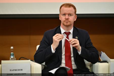 Управление современным мегаполисом: в Госдуме обсудили стратегию развития городов-миллионников и защиту прав граждан