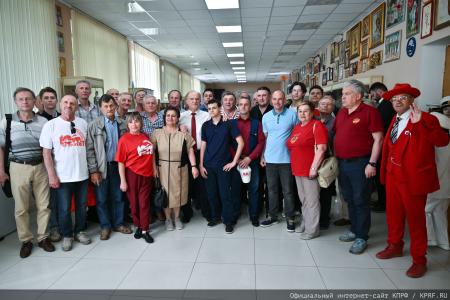 Под знаком пчелы — с Геннадием Зюгановым: экология, мёд и продовольственная безопасность