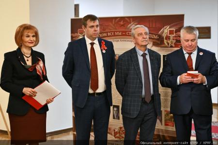 «Земля взывает к тишине...»: Выставка к вековому юбилею Егора Исаева открылась в стенах Госдумы