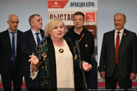 «Земля взывает к тишине...»: Выставка к вековому юбилею Егора Исаева открылась в стенах Госдумы