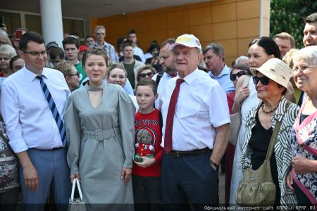 Под знаком пчелы — с Геннадием Зюгановым: экология, мёд и продовольственная безопасность