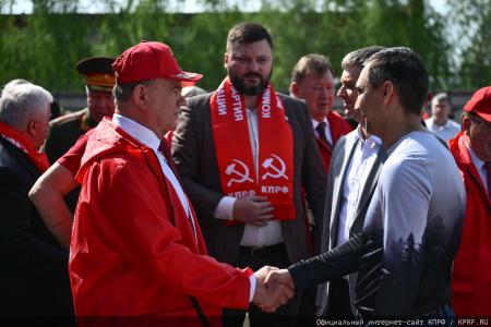 КПРФ - фронту. 14 мая отправлен 154-й гуманитарный конвой КПРФ