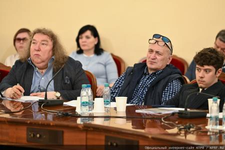 Долги «не от хорошей жизни»: на круглом столе КПРФ в Госдуме обсудили критическое состояние российской коммунальной системы