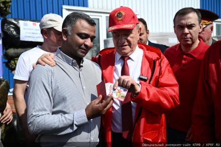 КПРФ - фронту. 14 мая отправлен 154-й гуманитарный конвой КПРФ
