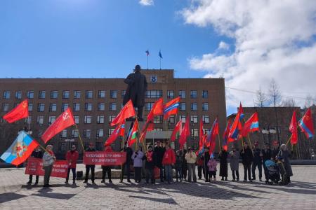 Ямало-Ненецкий АО. В Салехарде прошла Первомайская демонстрация