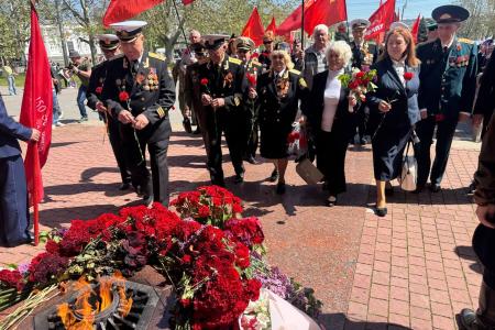 Коммунисты Севастополя отметили День Победы торжественным возложением цветов к Мемориалу героической обороны Севастополя 1941-1942 гг.