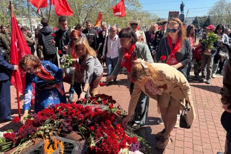 Коммунисты Севастополя отметили День Победы торжественным возложением цветов к Мемориалу героической обороны Севастополя 1941-1942 гг.
