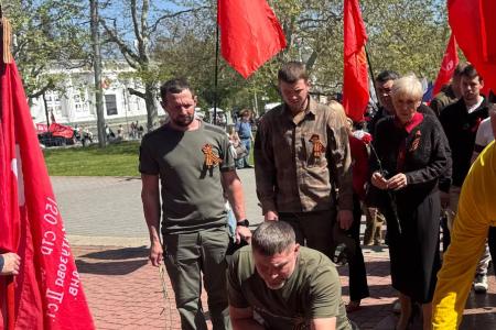 Коммунисты Севастополя отметили День Победы торжественным возложением цветов к Мемориалу героической обороны Севастополя 1941-1942 гг.